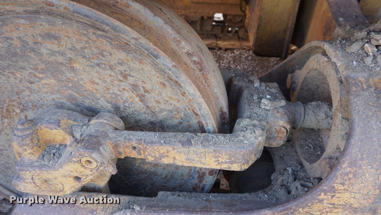 image for item DF1566 1987 Caterpillar 963 LGP track loader