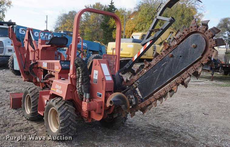 image for item DF1567 1999 Ditch Witch 3700DD trencher