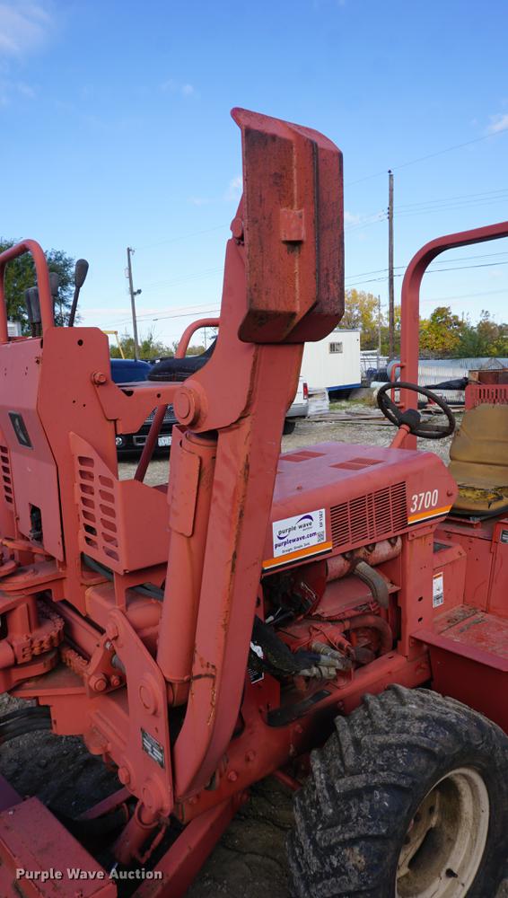image for item DF1567 1999 Ditch Witch 3700DD trencher