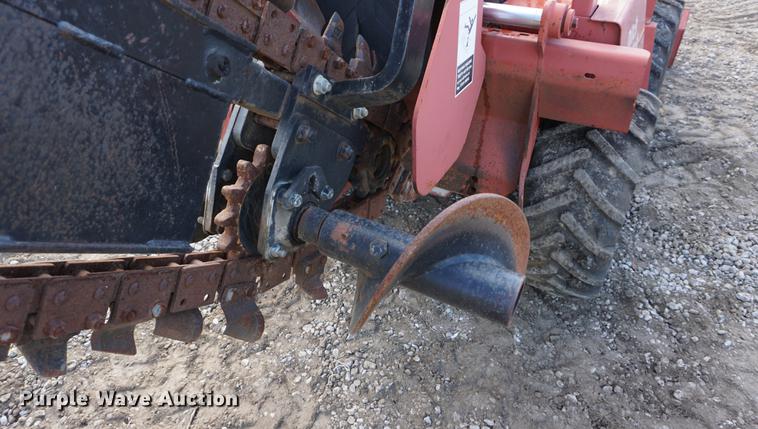 image for item DF1567 1999 Ditch Witch 3700DD trencher
