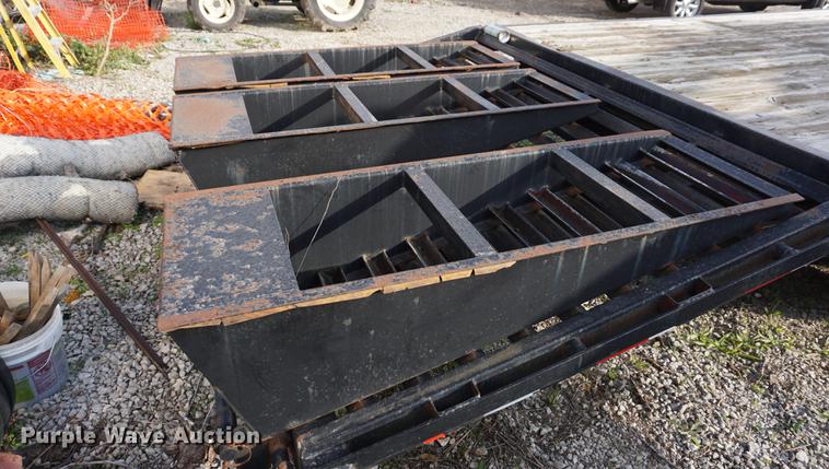 image for item DF1568 2004 PJ equipment trailer