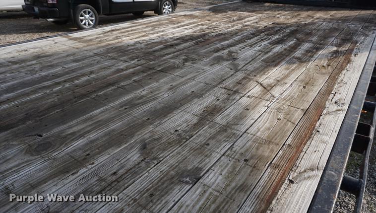 image for item DF1568 2004 PJ equipment trailer