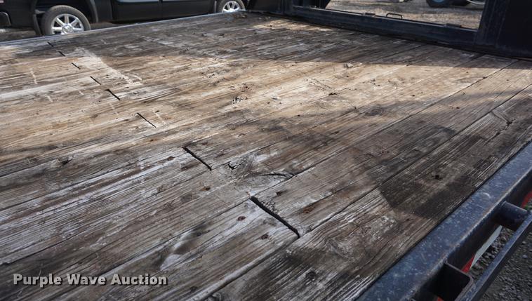 image for item DF1568 2004 PJ equipment trailer