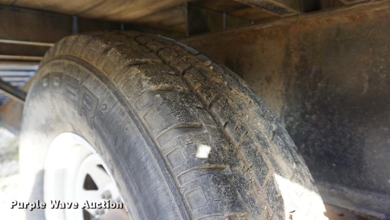 image for item DF1568 2004 PJ equipment trailer