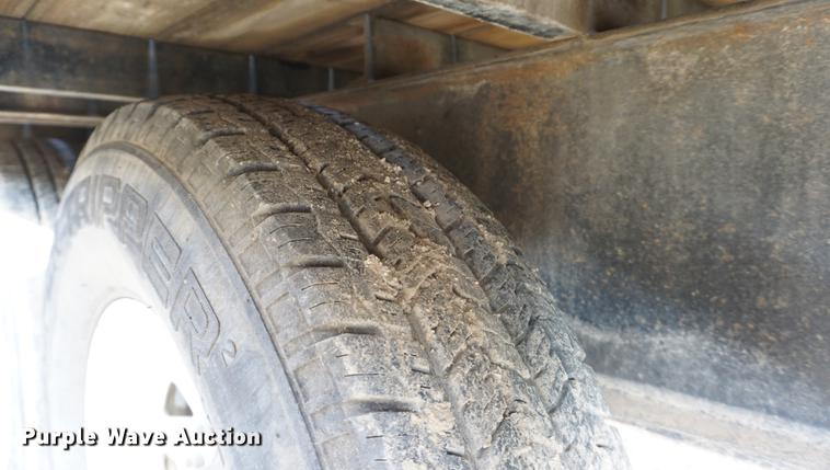 image for item DF1568 2004 PJ equipment trailer