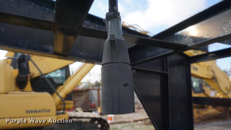 image for item DF1568 2004 PJ equipment trailer