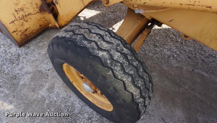 image for item DF1576 1989 Case 580K backhoe