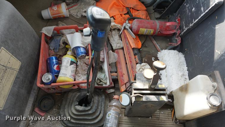 image for item DF1581 1990 Ford L9000 dump truck