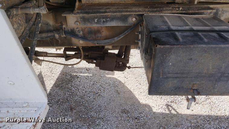 image for item DF1581 1990 Ford L9000 dump truck