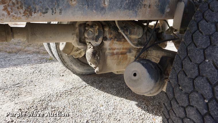 image for item DF1581 1990 Ford L9000 dump truck