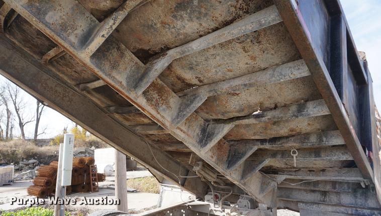 image for item DF1581 1990 Ford L9000 dump truck