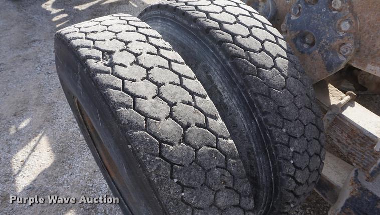 image for item DF1581 1990 Ford L9000 dump truck