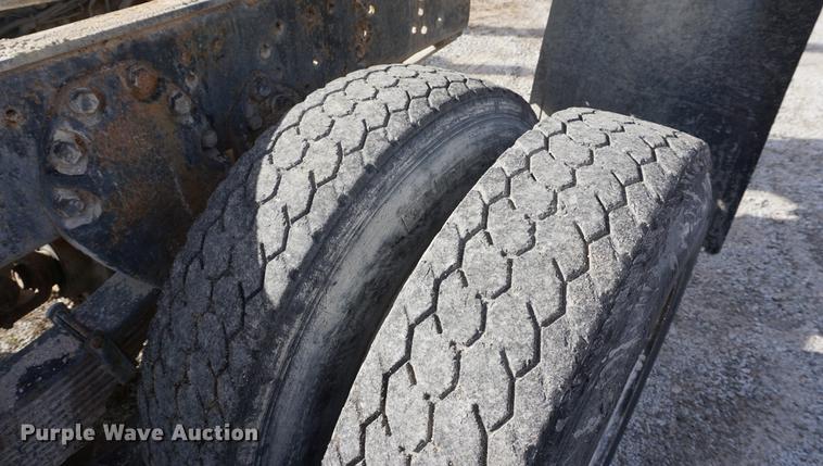 image for item DF1581 1990 Ford L9000 dump truck