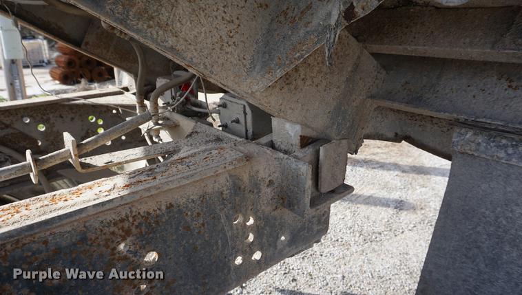 image for item DF1581 1990 Ford L9000 dump truck