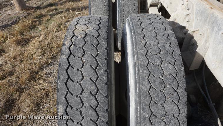 image for item DF1581 1990 Ford L9000 dump truck