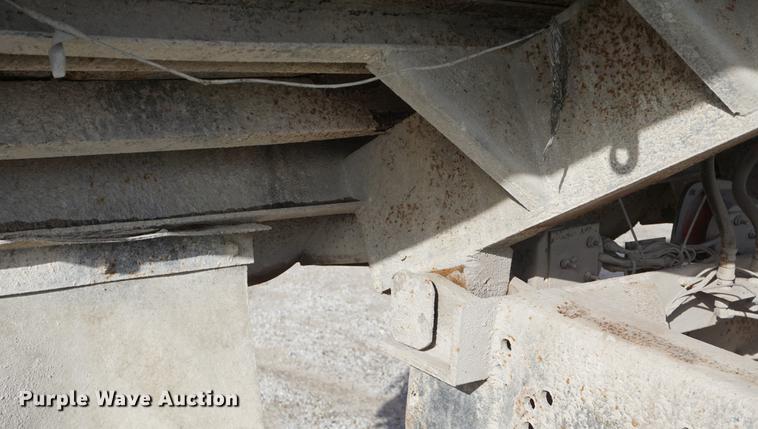 image for item DF1581 1990 Ford L9000 dump truck