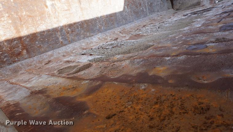 image for item DF1581 1990 Ford L9000 dump truck