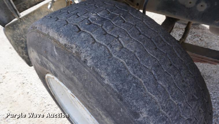 image for item DF1581 1990 Ford L9000 dump truck