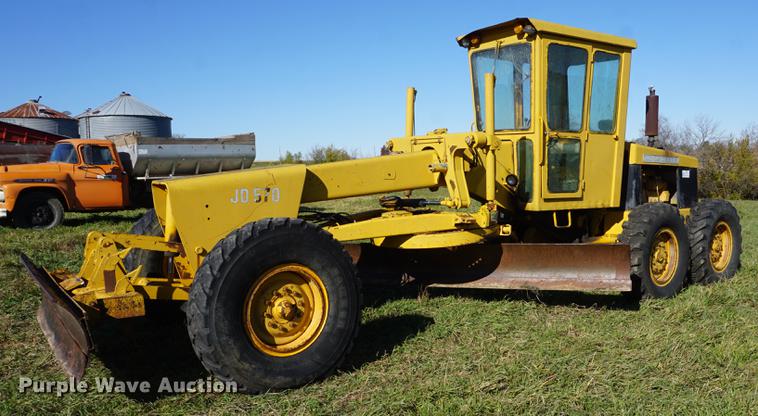 image for item DF1590 John Deere 570 motor grader