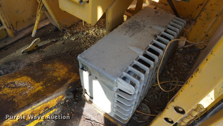 image for item DF1590 John Deere 570 motor grader