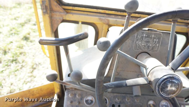 image for item DF1590 John Deere 570 motor grader