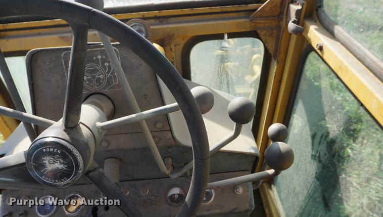 image for item DF1590 John Deere 570 motor grader