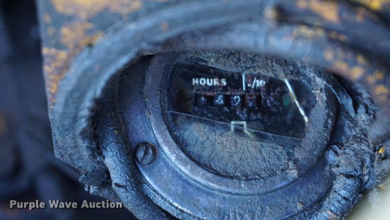 image for item DF1590 John Deere 570 motor grader