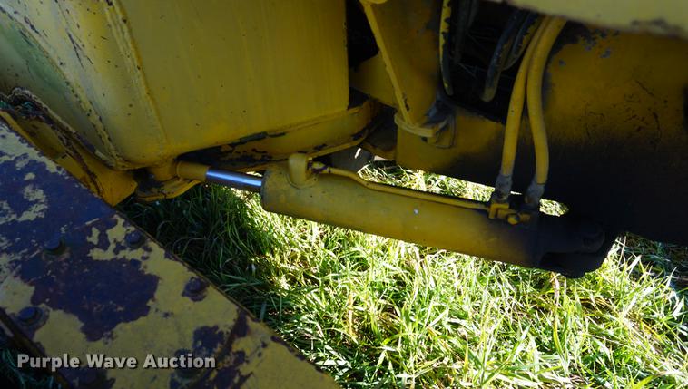 image for item DF1590 John Deere 570 motor grader