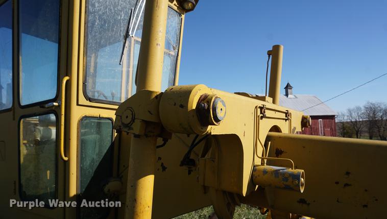 image for item DF1590 John Deere 570 motor grader