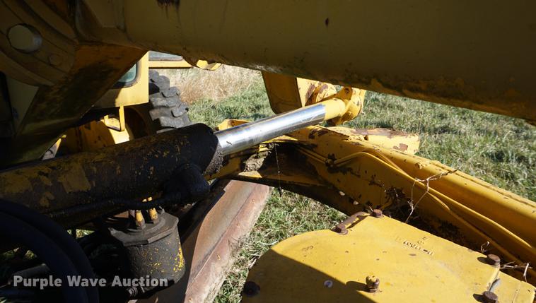 image for item DF1590 John Deere 570 motor grader