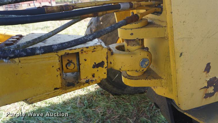 image for item DF1590 John Deere 570 motor grader