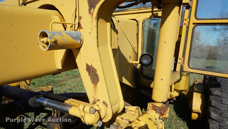 image for item DF1590 John Deere 570 motor grader