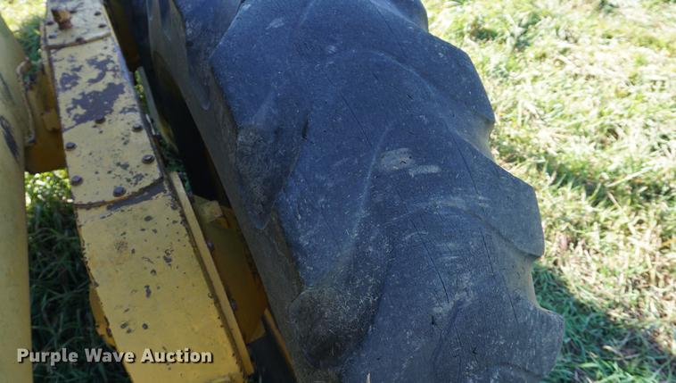 image for item DF1590 John Deere 570 motor grader