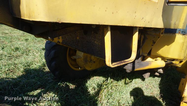 image for item DF1590 John Deere 570 motor grader