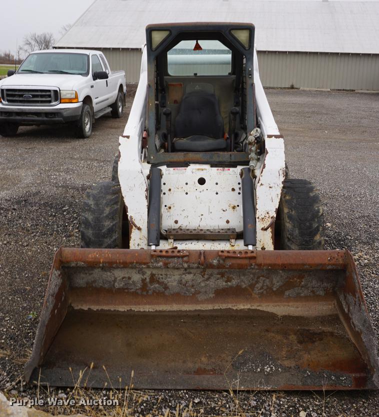 image for item DF1592 2002 Bobcat S250 skid steer