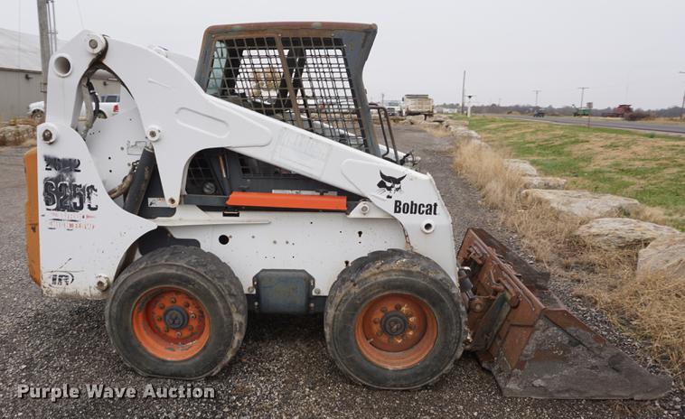 image for item DF1592 2002 Bobcat S250 skid steer
