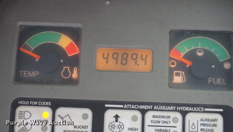 image for item DF1592 2002 Bobcat S250 skid steer