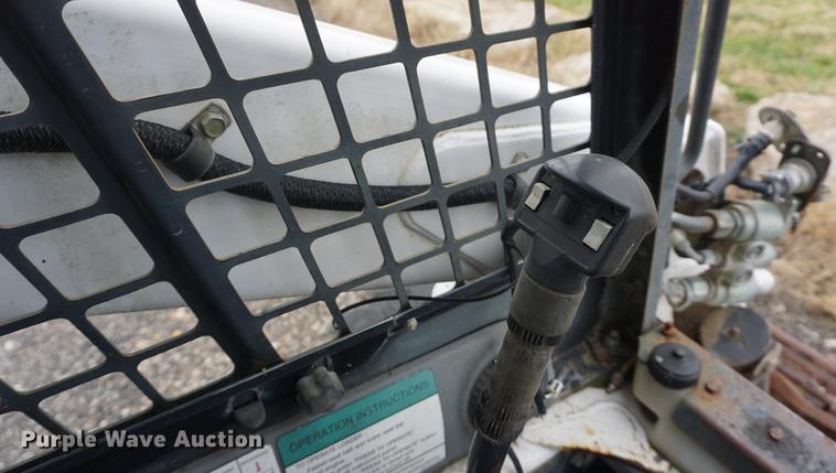 image for item DF1592 2002 Bobcat S250 skid steer