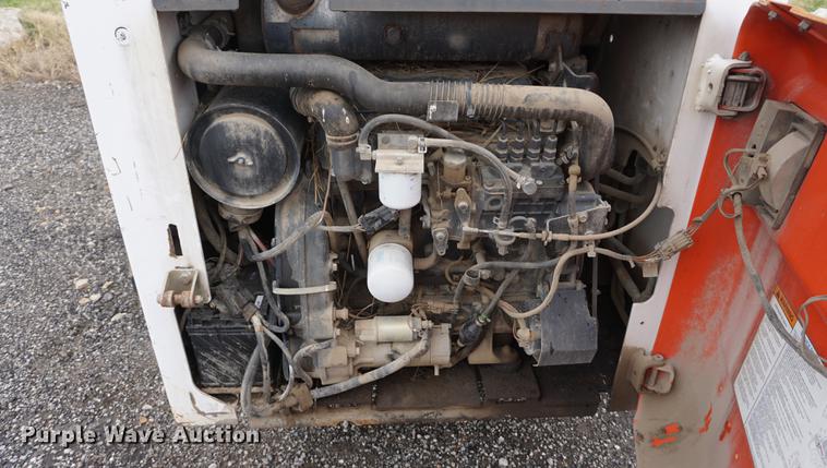 image for item DF1592 2002 Bobcat S250 skid steer
