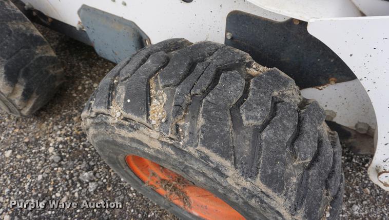 image for item DF1592 2002 Bobcat S250 skid steer