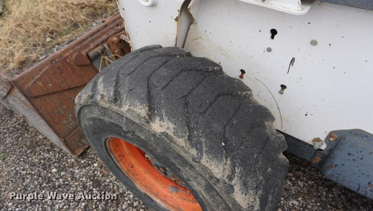 image for item DF1592 2002 Bobcat S250 skid steer