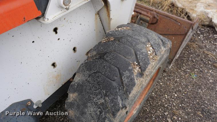 image for item DF1592 2002 Bobcat S250 skid steer