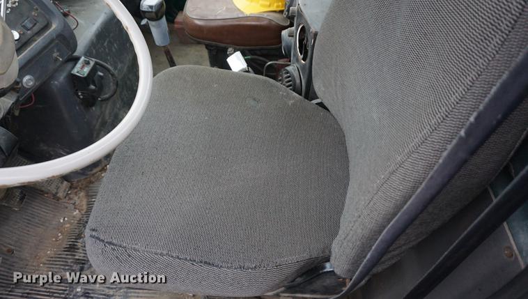 image for item DF1596 1993 Ford L9000 flatbed truck