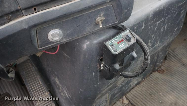 image for item DF1596 1993 Ford L9000 flatbed truck