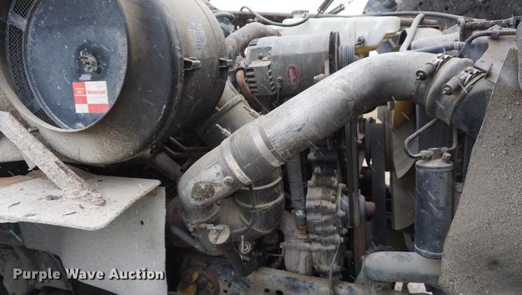 image for item DF1596 1993 Ford L9000 flatbed truck