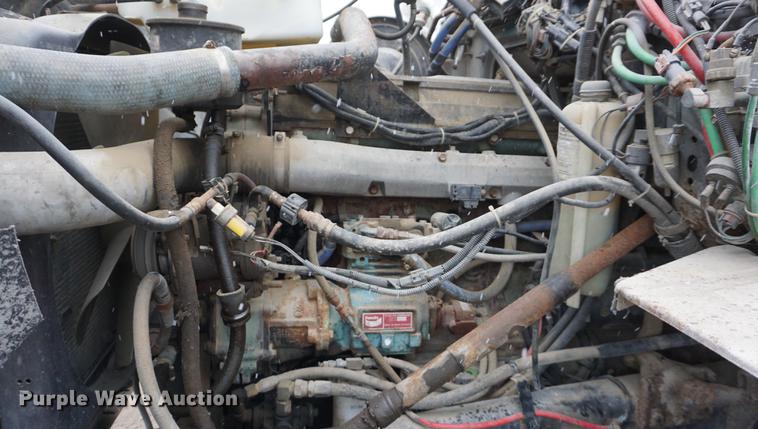 image for item DF1596 1993 Ford L9000 flatbed truck