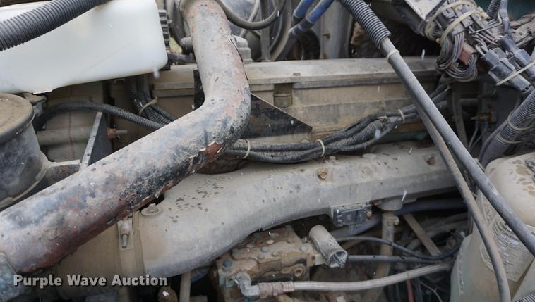 image for item DF1596 1993 Ford L9000 flatbed truck