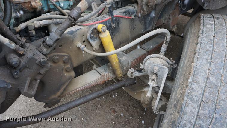 image for item DF1596 1993 Ford L9000 flatbed truck