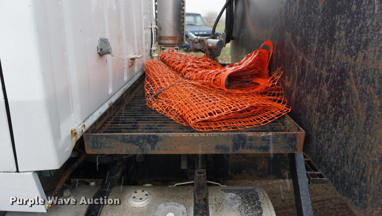 image for item DF1596 1993 Ford L9000 flatbed truck