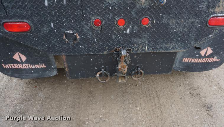 image for item DF1596 1993 Ford L9000 flatbed truck